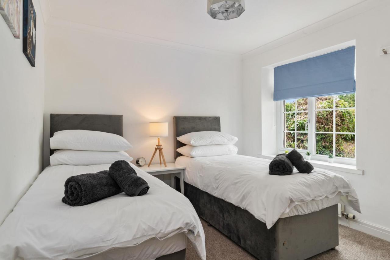Ivydene - Beautiful Cottage, Stone Throw From Beach, Wonderful Sea Views Saundersfoot Bagian luar foto