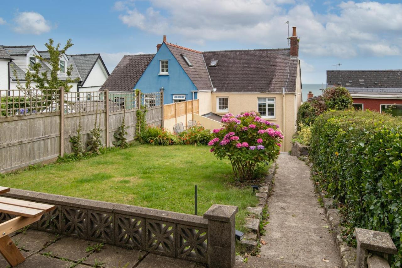 Ivydene - Beautiful Cottage, Stone Throw From Beach, Wonderful Sea Views Saundersfoot Bagian luar foto